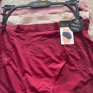 Prima Valentina New and a set, Comes with hanger and tags, Medium size